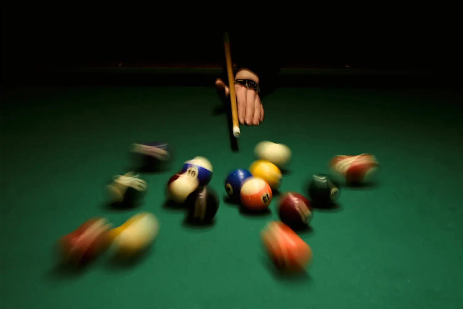 HOW TO CHOOSE THE RIGHT POOL TABLE CLOTH FOR YOUR‌‌